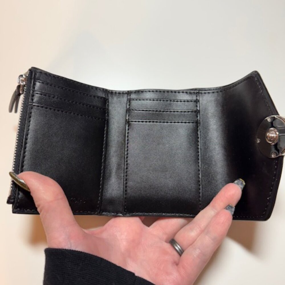 Michael Kors Carmen Medium Bifold Wallet - Black - Picture 3 of 4